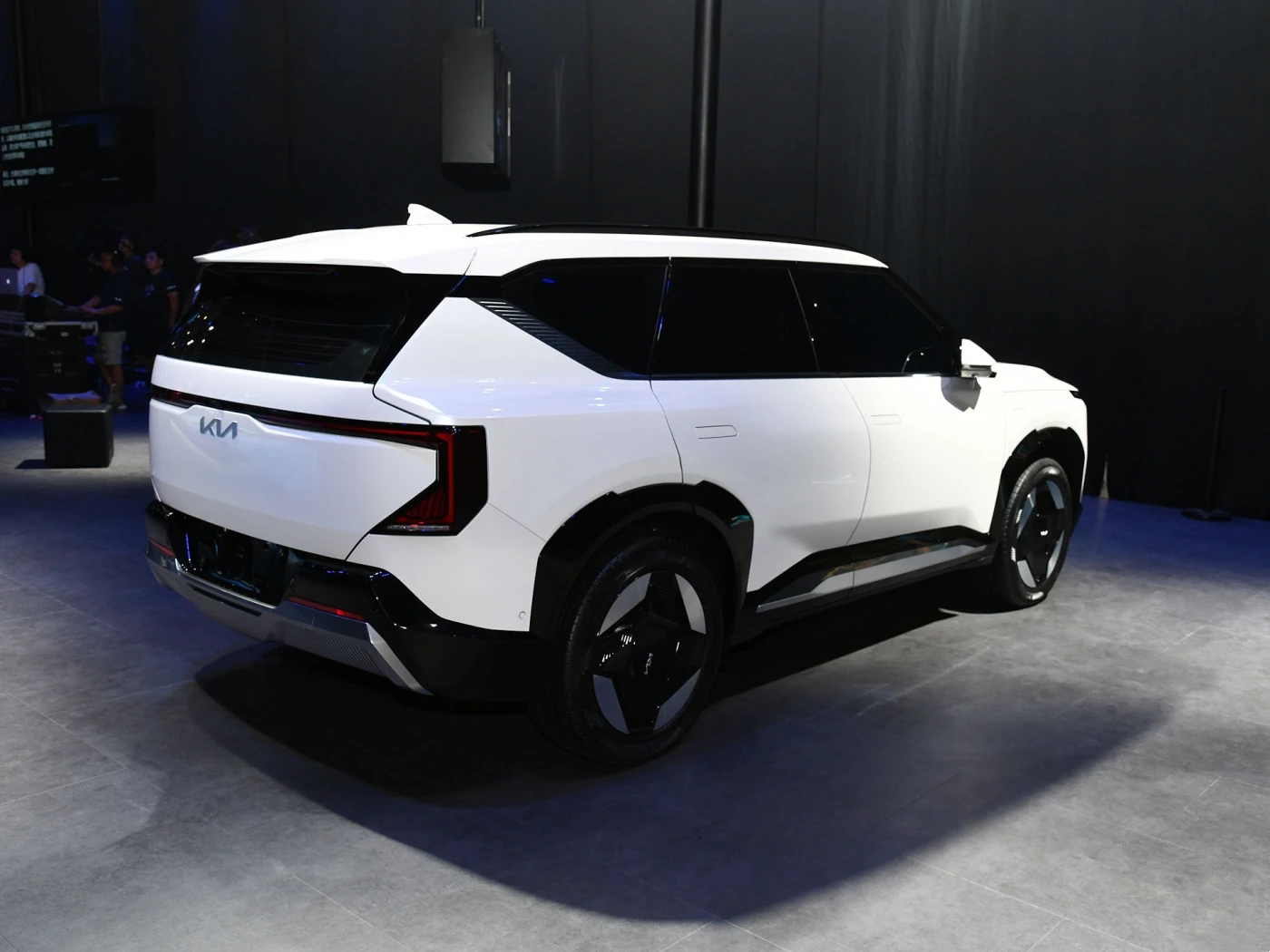 New in market 2024 electric car kia ev5 5 seat luxury SUV ev car 700km long range electric vehicle for adult kia ev 5 for sell