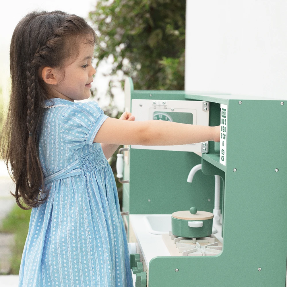 Classic World Popular Games Eco-friendly Pretend Play Wooden Toy Set Vintage Kitchen