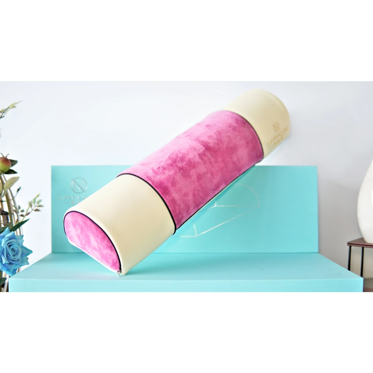 Wholesale custom high quality ergonomic cervical spine orthopedic pillow recyclable medical recovery cervical pillow