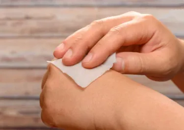 OEM Medical consumable 70% Isopropyl Alcohol non-woven swabs