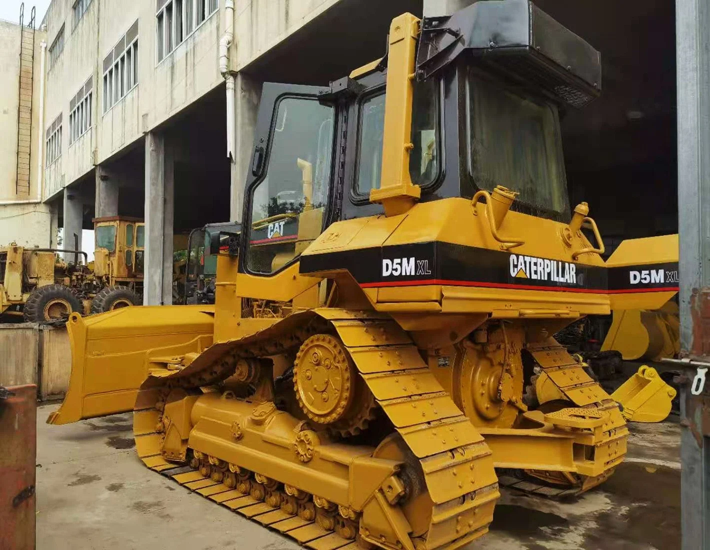 Б/у бульдозер cat D5M D6 D7 D8 D9 D10 на