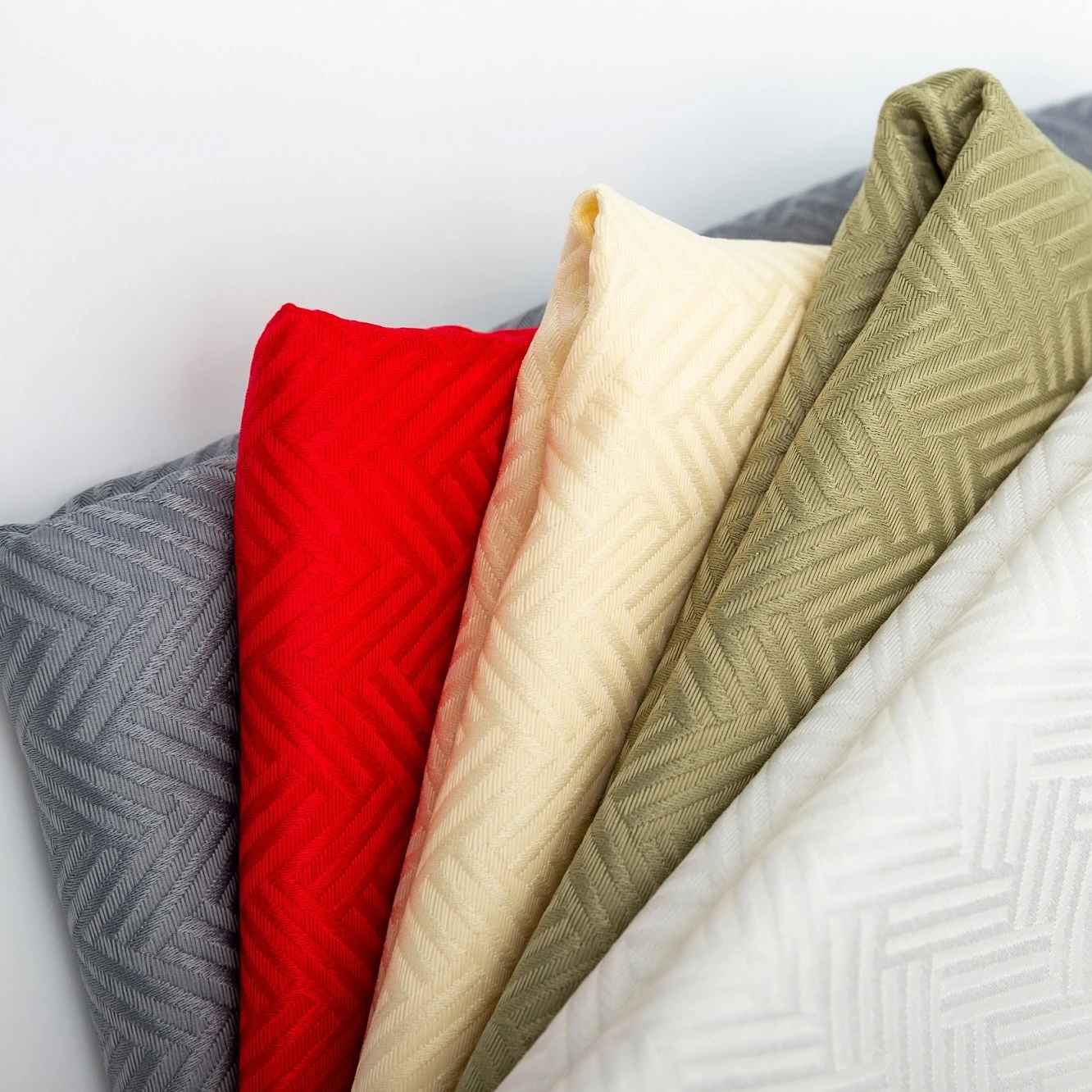 100% Polyester Checkered Tablecloth Polyester Gingham Table Cover Perfect For Spring Christmas Farmhouse