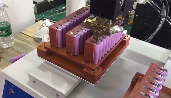 Lithium ion batteries electronic components instruments double platform automatic resistance spot welding machine