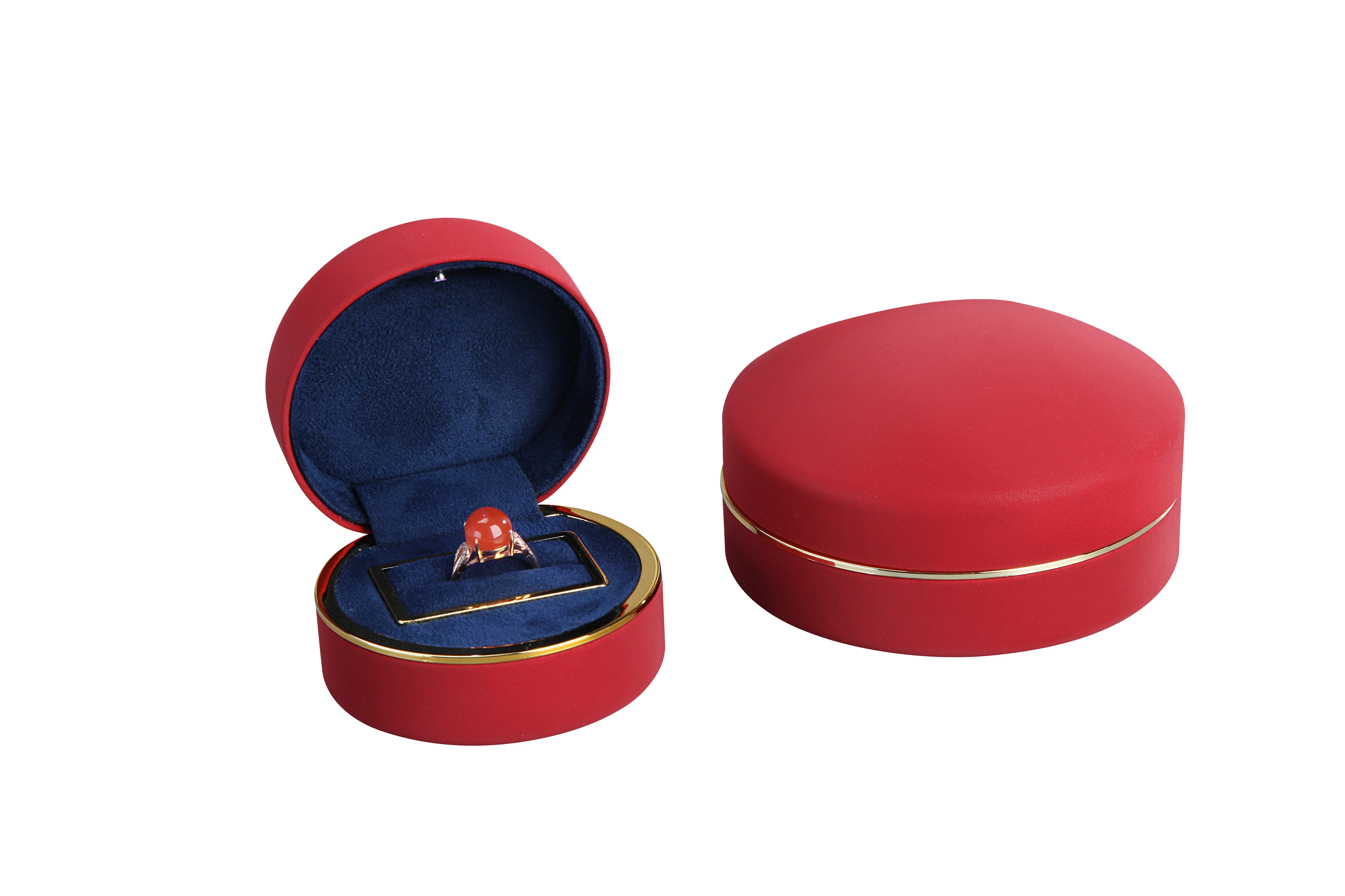 
Custom Logo Custom Color Round Small Pu Leather Ring pendant Christmas Gift Led Light Jewelry sets packaging box 