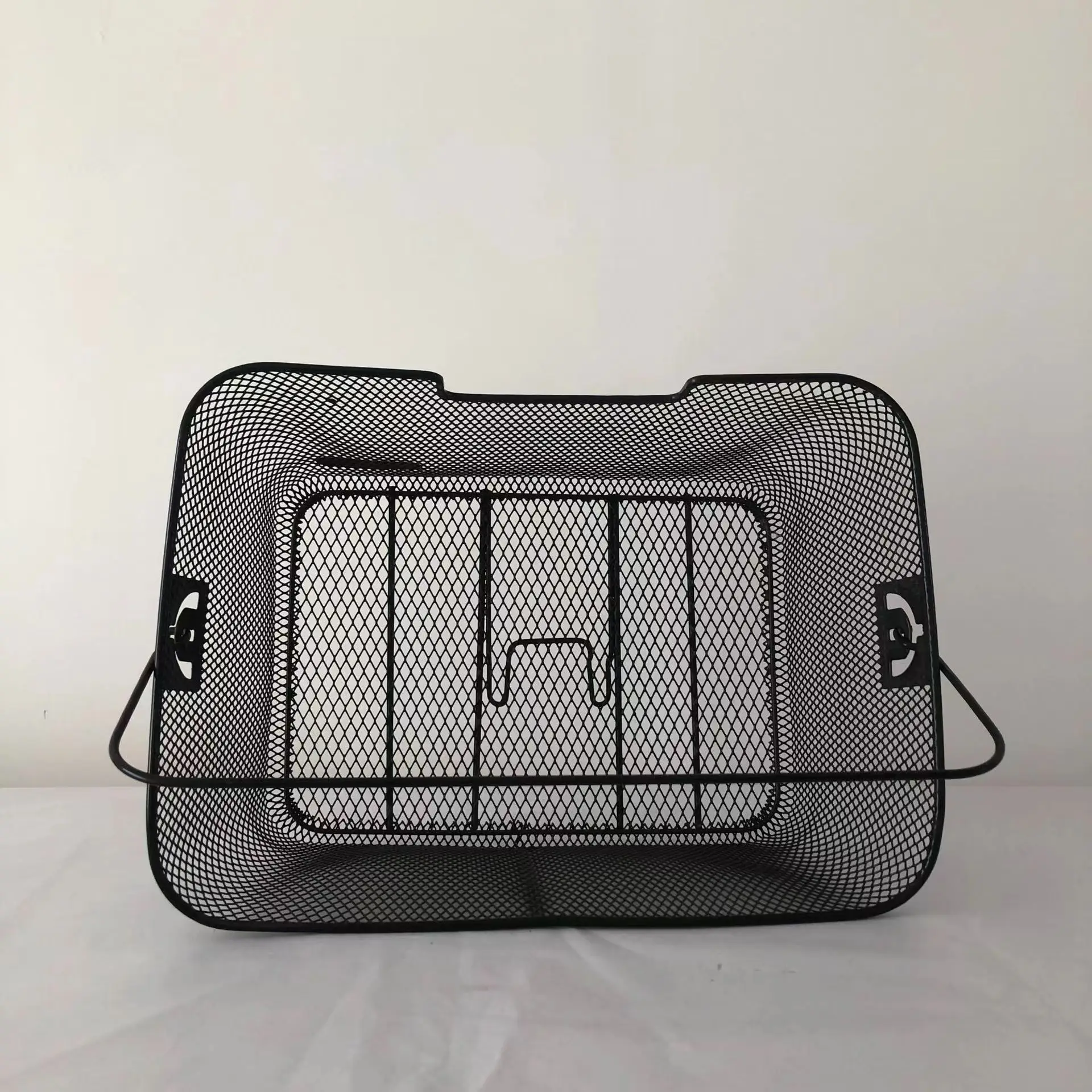 Factory price Rear Bicycle Basket Bike Basket Plastic Bike Carrier Baskets Accessories