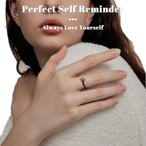 Simple, light luxury and elegant heart-cut heart ring. Diamond-encrusted personalized ring.