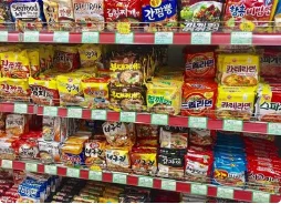 Laminated Plastic Roll Film Color Printed Mylar Roll Film Sachet Film Roll Plastic Rollstock