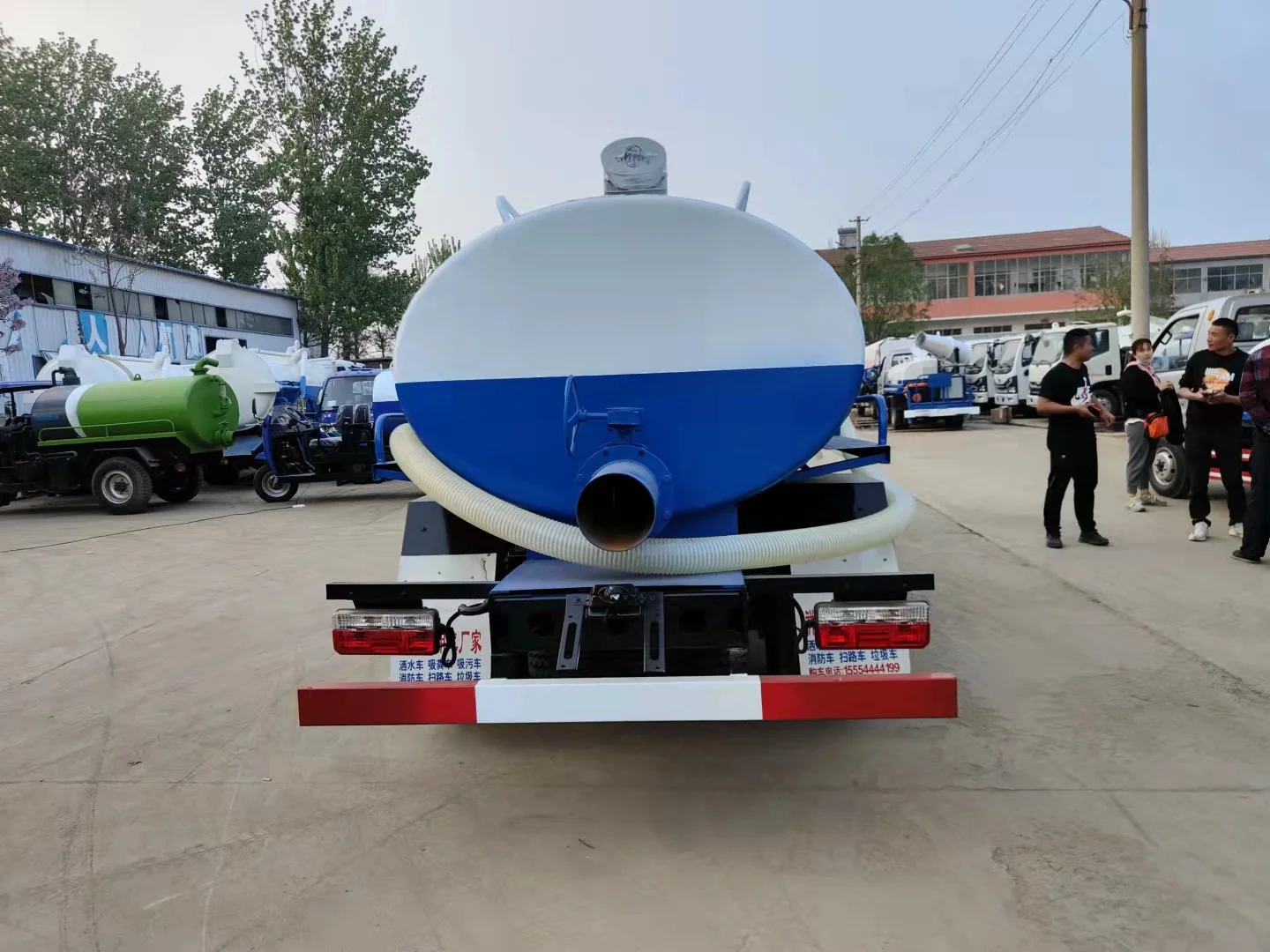 Mobile three wheeled suction truck, agricultural vacuum suction truck, environmental sanitation manure transport vehicle