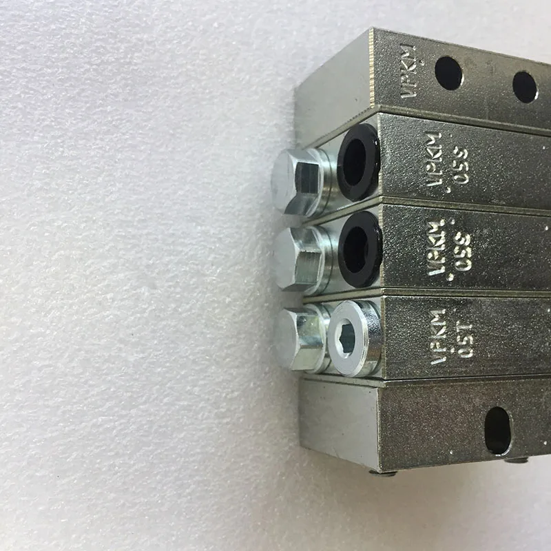 SKF VPKM-3-09607 Automatic Volumetric Lathe LINCOLN VOGEL Oil Fitting Grease Dispenser