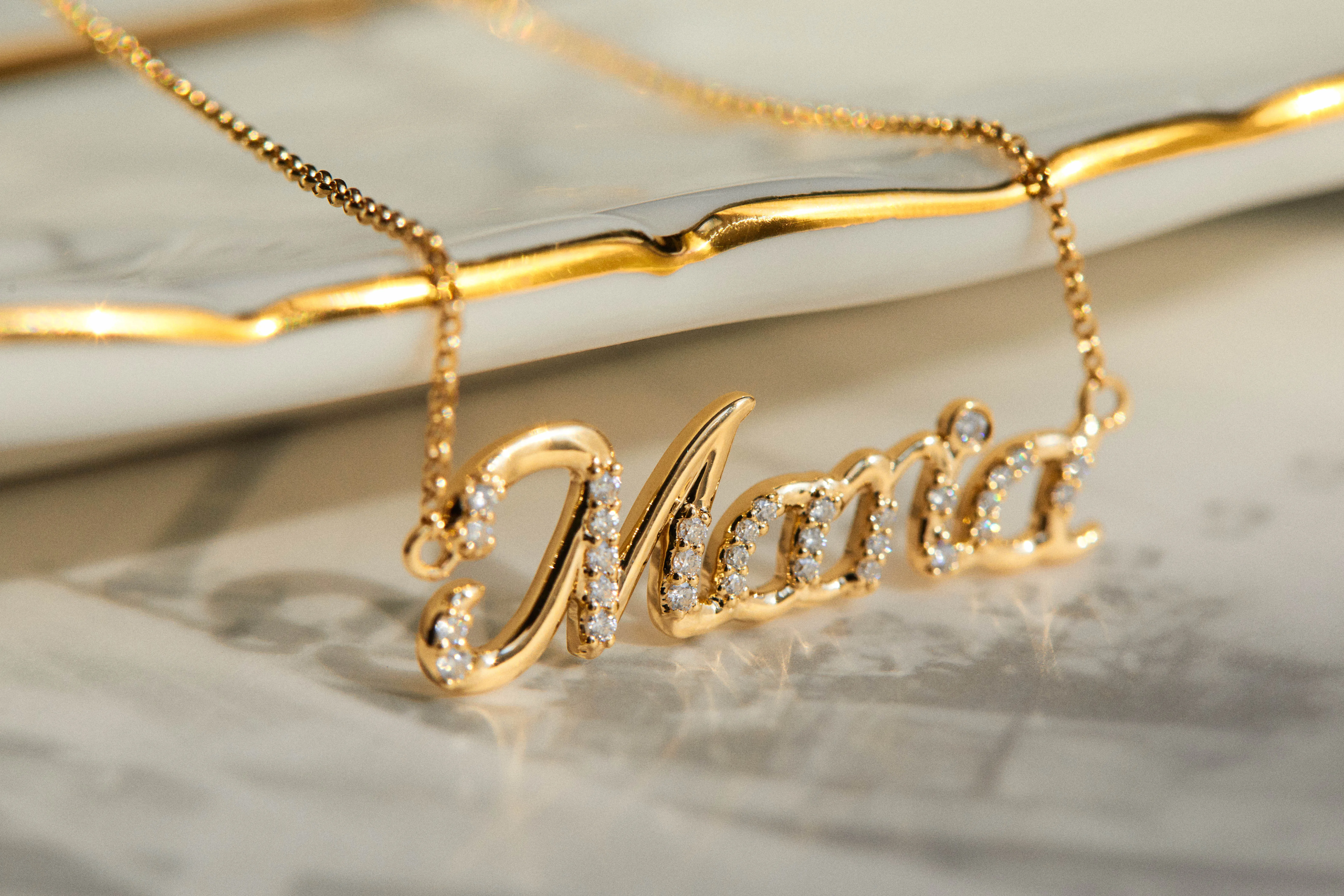 wholesale 2024 Unique 14K 18K Solid Gold letter name necklace with moissanite diamonds stones necklace Gold Jewelry for gift