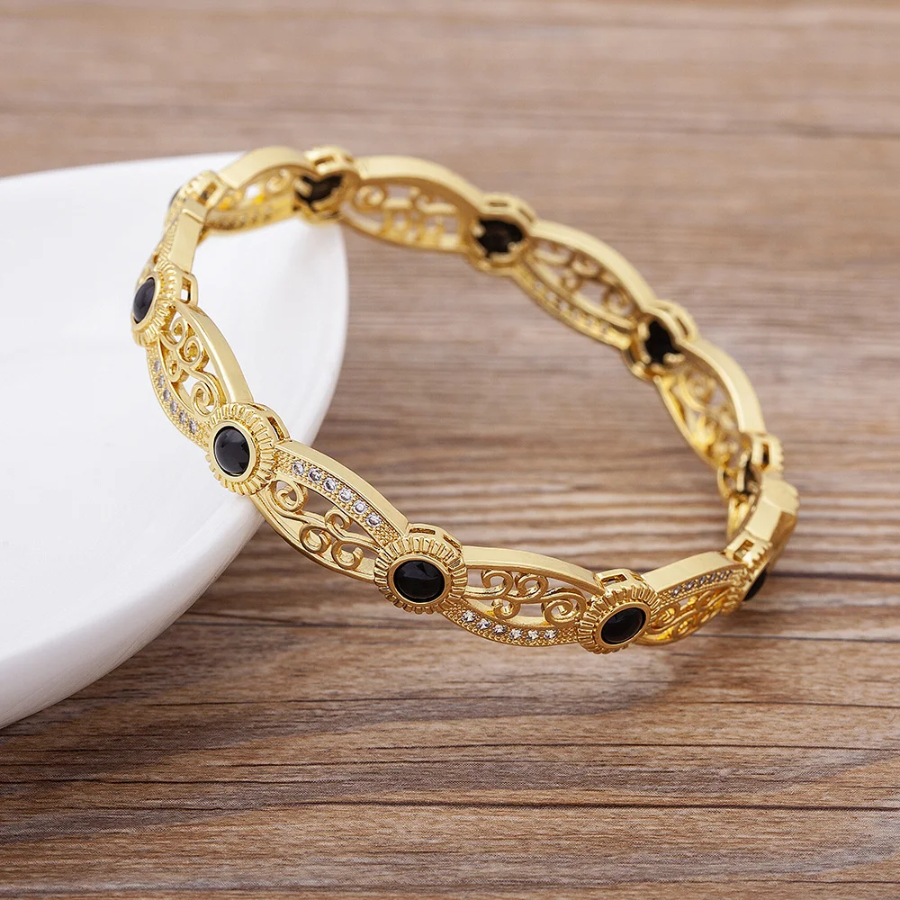 Vintage Indian Style Hollowed Out Gold Bracelets for Women Cubic Zircon Round Design Charm Bangles Wedding Party Jewelry Gift