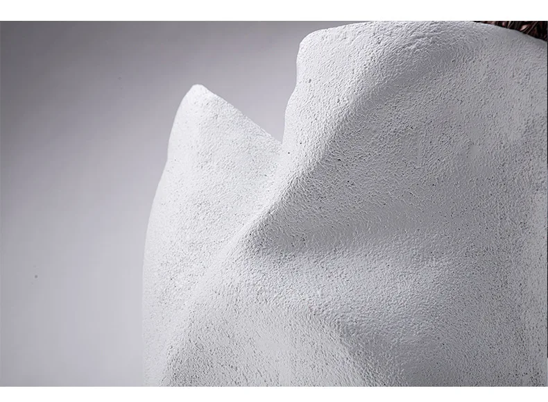 Contemporary Luxury White Resin Vase Abstract Irregular Design Modern Floor Accessory for Wedding Home Decor Dry Flower Display