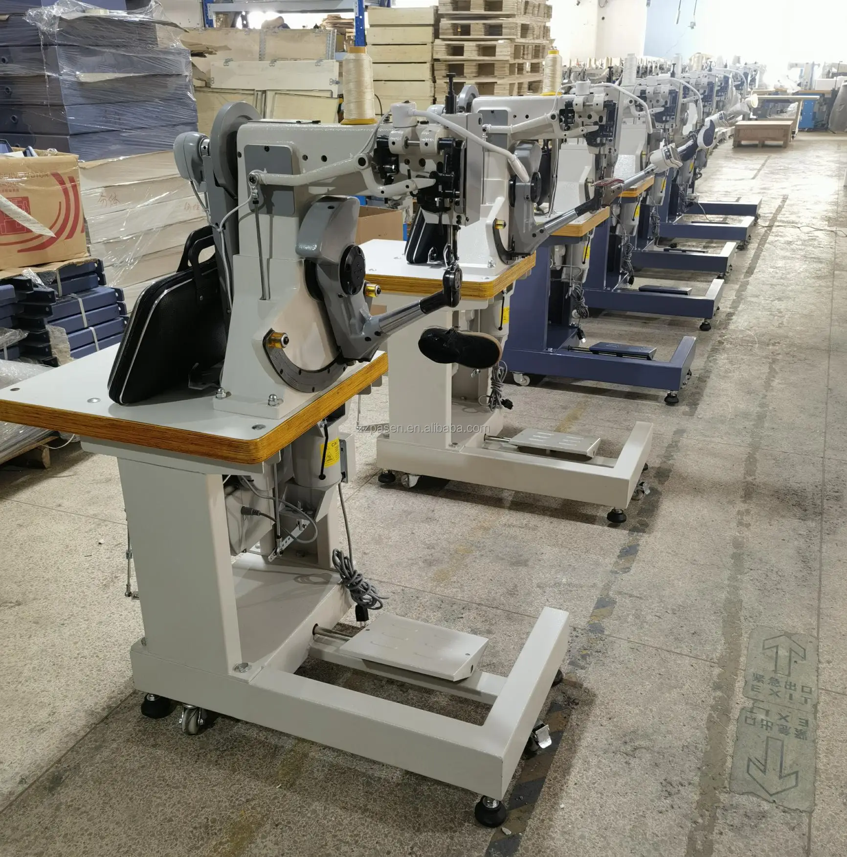 Single Needle Heavy Duty Cylinder Bed Sandal Shoe Sewing Machine