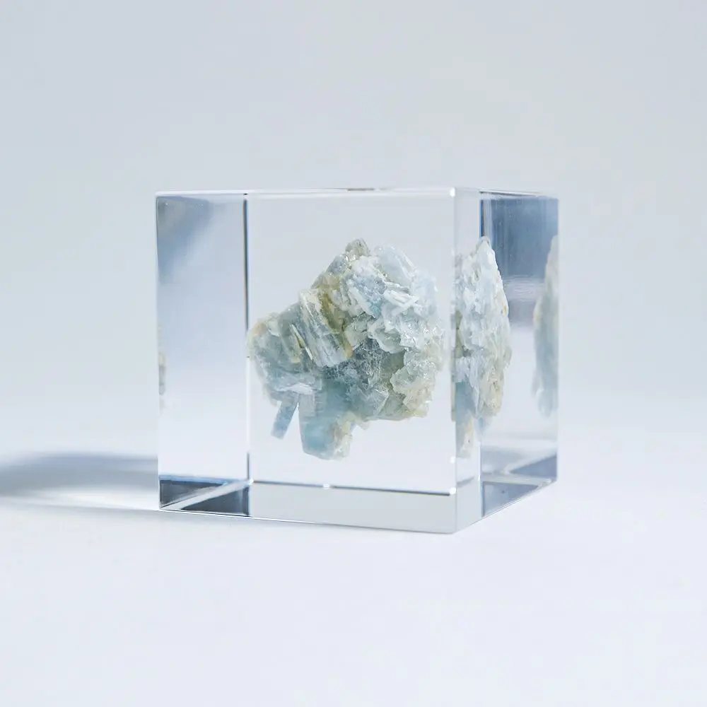 2 Inch Lucite Mineral Collection Specimens Cube Square Acrylic Rock Inside Paperweight for Home Decor