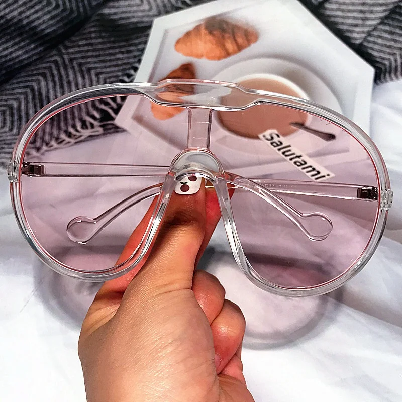 365 New Plastic Frame One-piece Lens Vintage Oversized Windproof Sunglasses For Women 2023