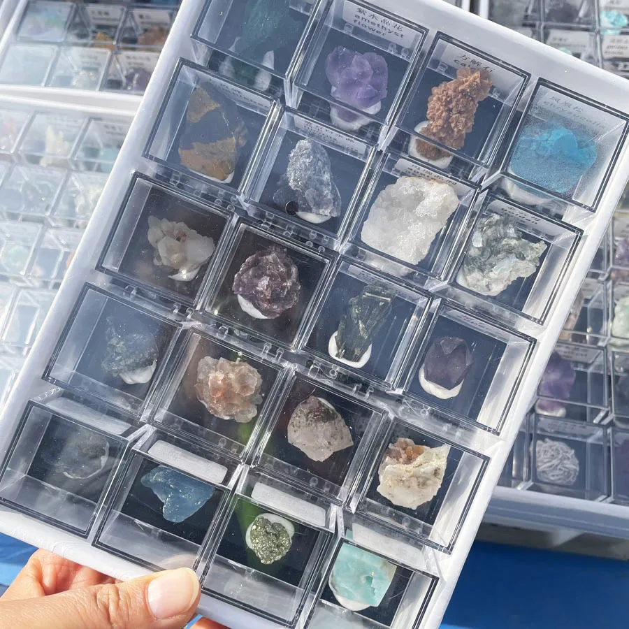 Wholesale Natural Crystal Gemstone Mineral Rock Crystal Mineral Specimen with Acrylic Packing Gift Box