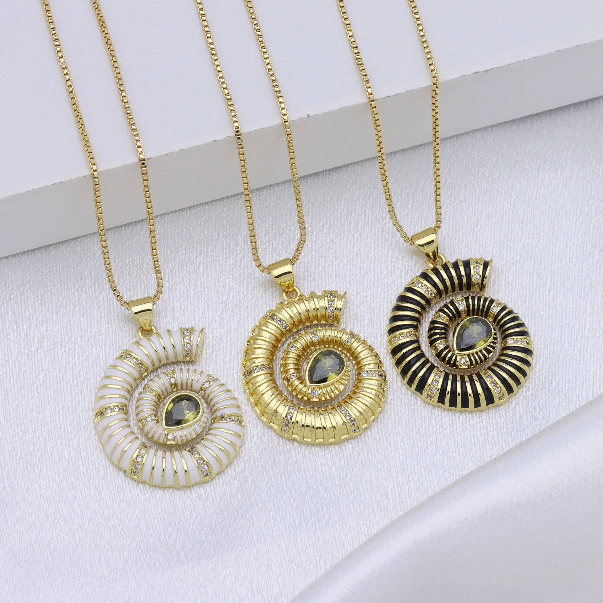 LS-C3355 Minimalist necklace unique design conch charm   necklace top quality necklace for men daily wear