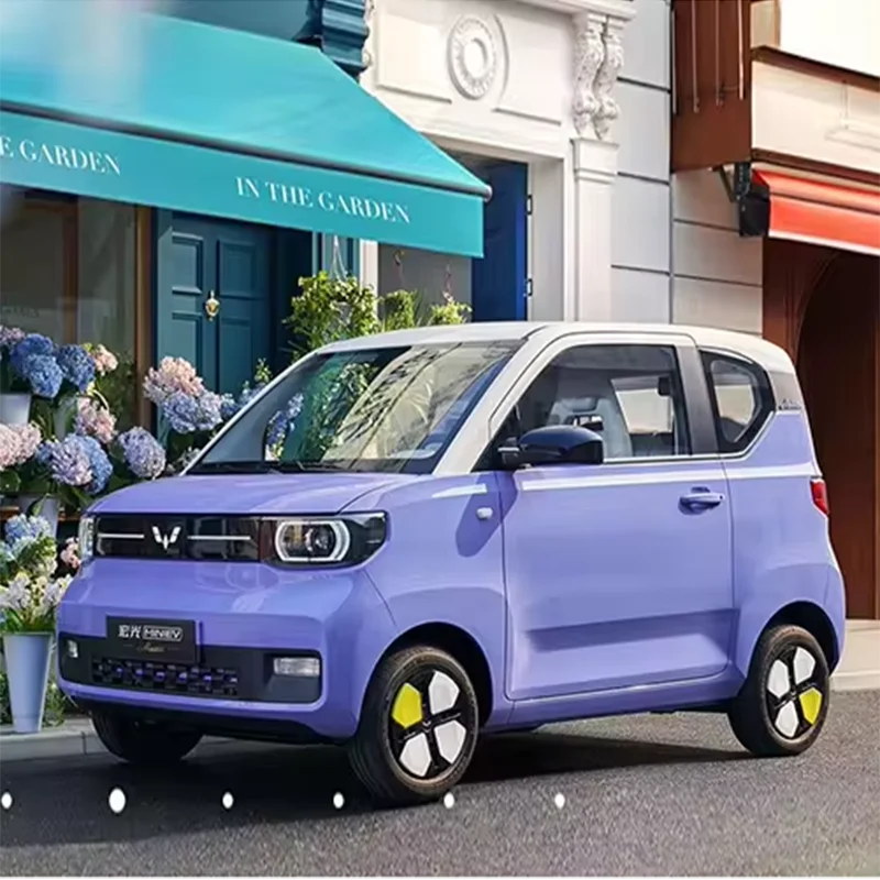 2024 Wuling Hongguang Mini EV Macaron 4-Seater Micro Model Online Sale New Energy Electric Car with 215km 170km Driving Range