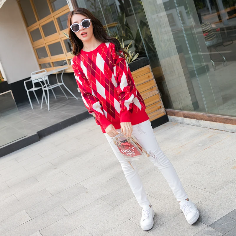 
Autumn and winter new cartoon embroidered bear diamond check mother and daughter matching family matching sweater 