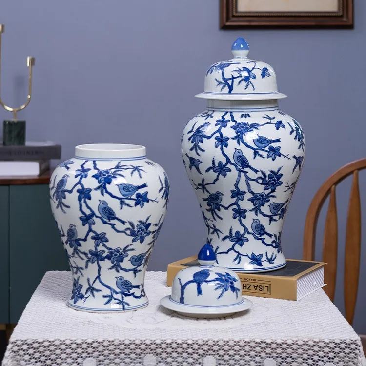 Керамическая ваза-глибокая чаша из Цзиндэчжэня в стиле ар-деко современная стильная экологичная с сине-белым подглазурным рисунком и красной ручной росписью «Цветы птицы» для декора стола дома