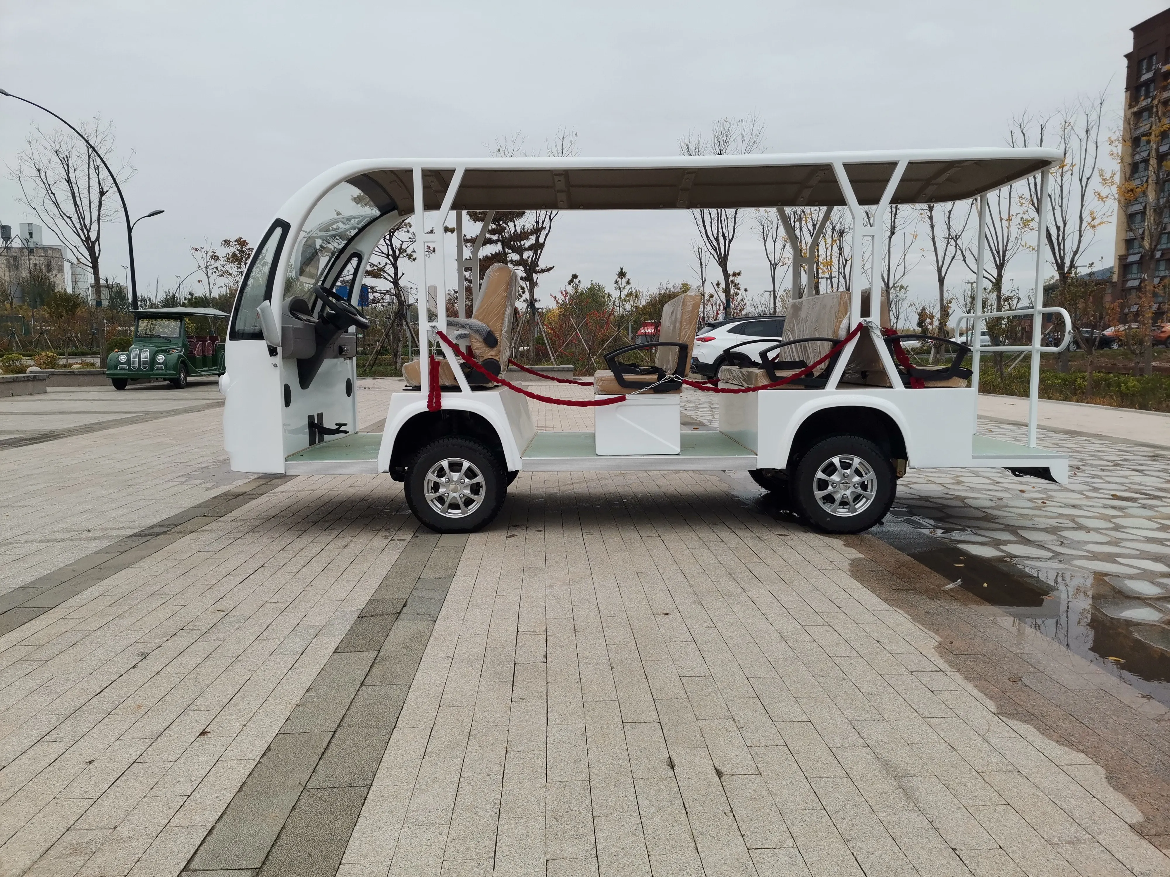 Mini bus Electric sightseeing car 20 seats  Golf cart lithium battery