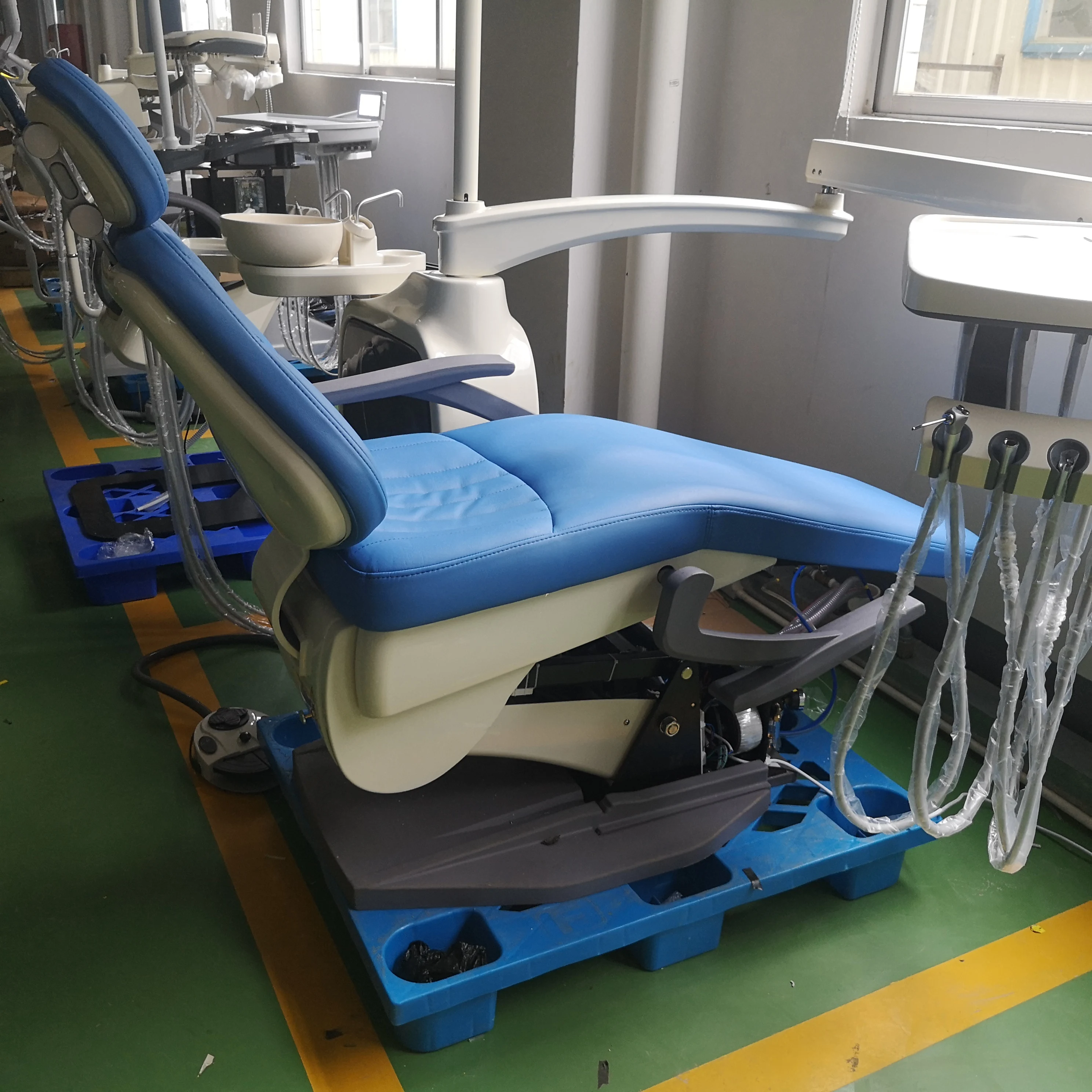 multi-founctional dental unit Latest Luxury Dentist Dental Chair with American Pipe FN-DU3 dental chair Korea