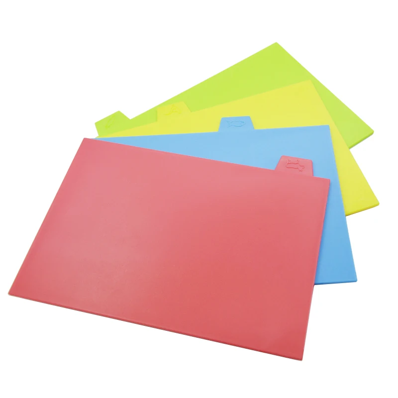 Hot Sales 4PCS PP Plastic Chopping Board Set With Bracket Four Color Raw And Cooked Plastic Chopping Board Cutting Board
