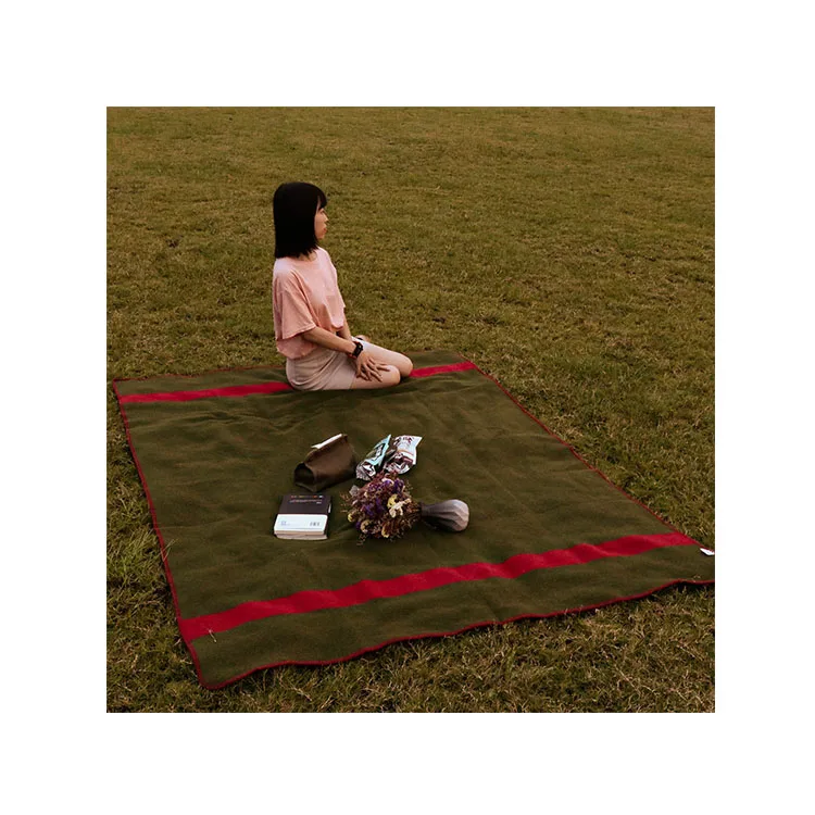 Hot sale outdoor warm fleece picnic mat for camping wool picnic cashmere blankets