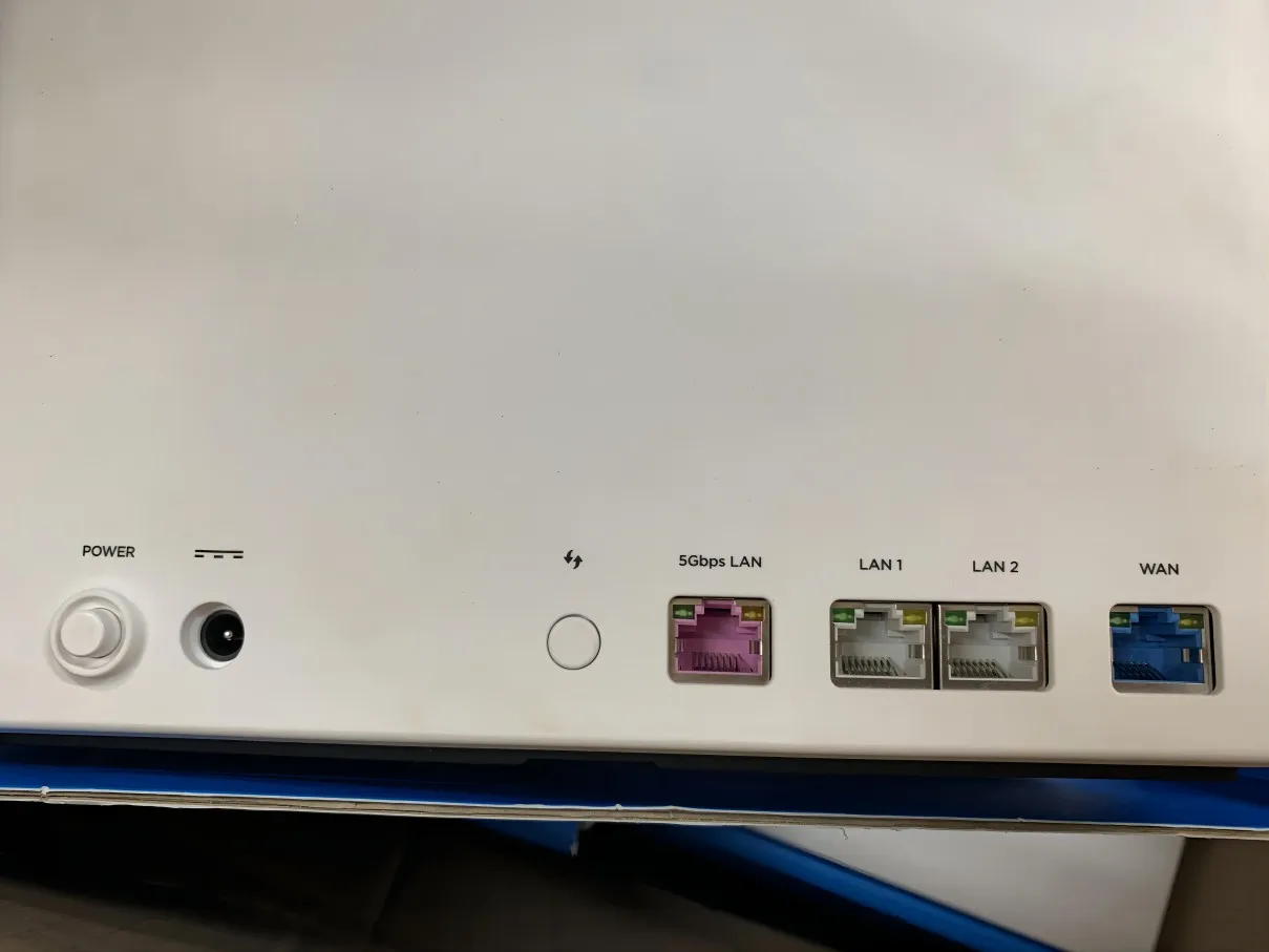 Inseego FG2000 Wavemaker 5G CPE Cat22 Крытый Wi-Fi 6 точек доступа маршрутизатор с Sim-картой слот 4x4-MIMO Sub-6GHz нескольких портов Ethernet