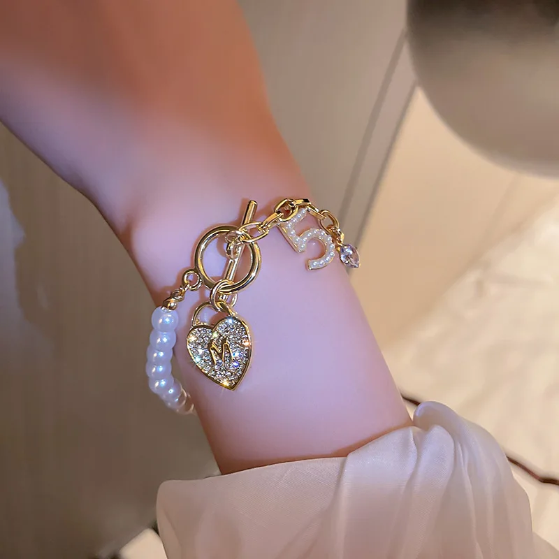 Barlaycs String Bracelet Charm Designer Gold Plated Pearl Beaded Link Chain T Buckle Rhinestone Heart Dangle Jewelry for Women