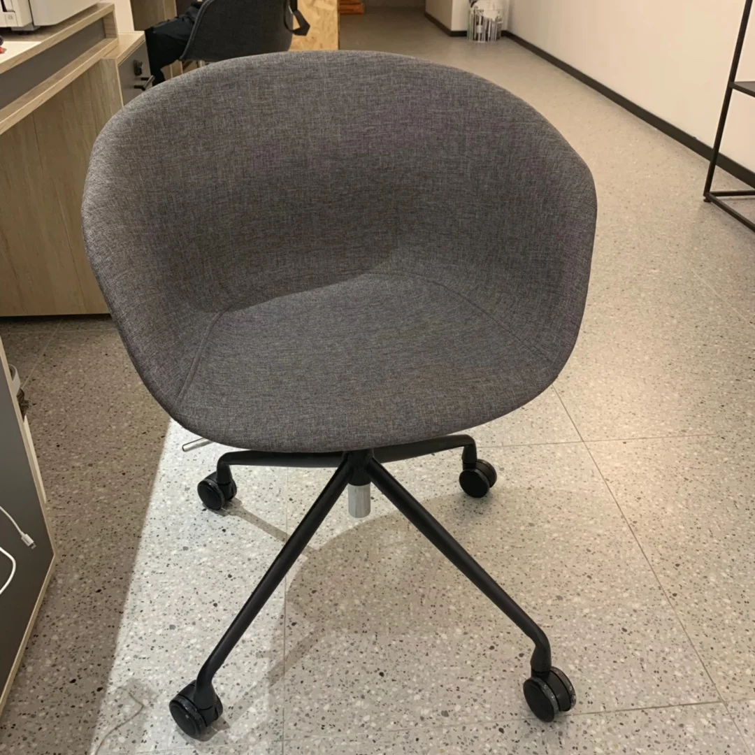 Wholesale Furniture Staff Can Rotate boss Ceo Luxury Ergonomic Lumbar Support Cross Legged Home Office Chair with Wheels