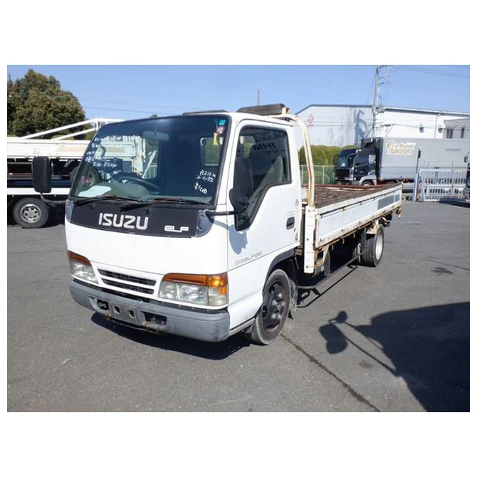 Japanese used cargo truck with large cargo and interior space