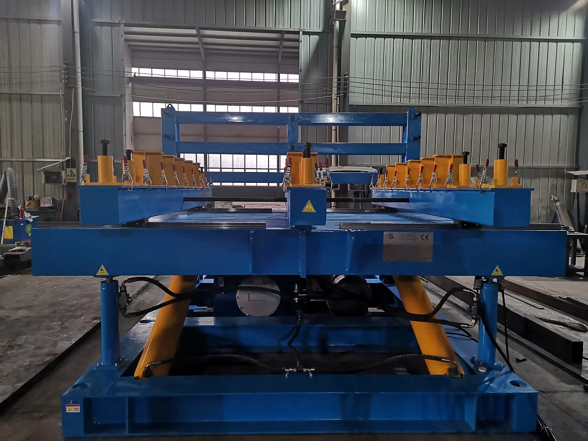 Hydraulic core assembly and turning table