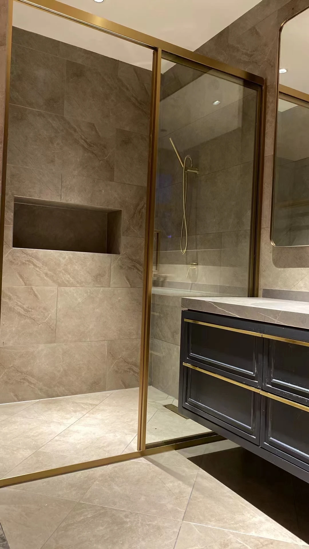 GM Stone Tempered glass stainless steel frame shower door