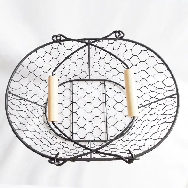 Factory Made Rustic French Germany Easter Christmas Fruit&Egg Shopping Holder Metal picnic Mesh Wire Basket with wood Handle