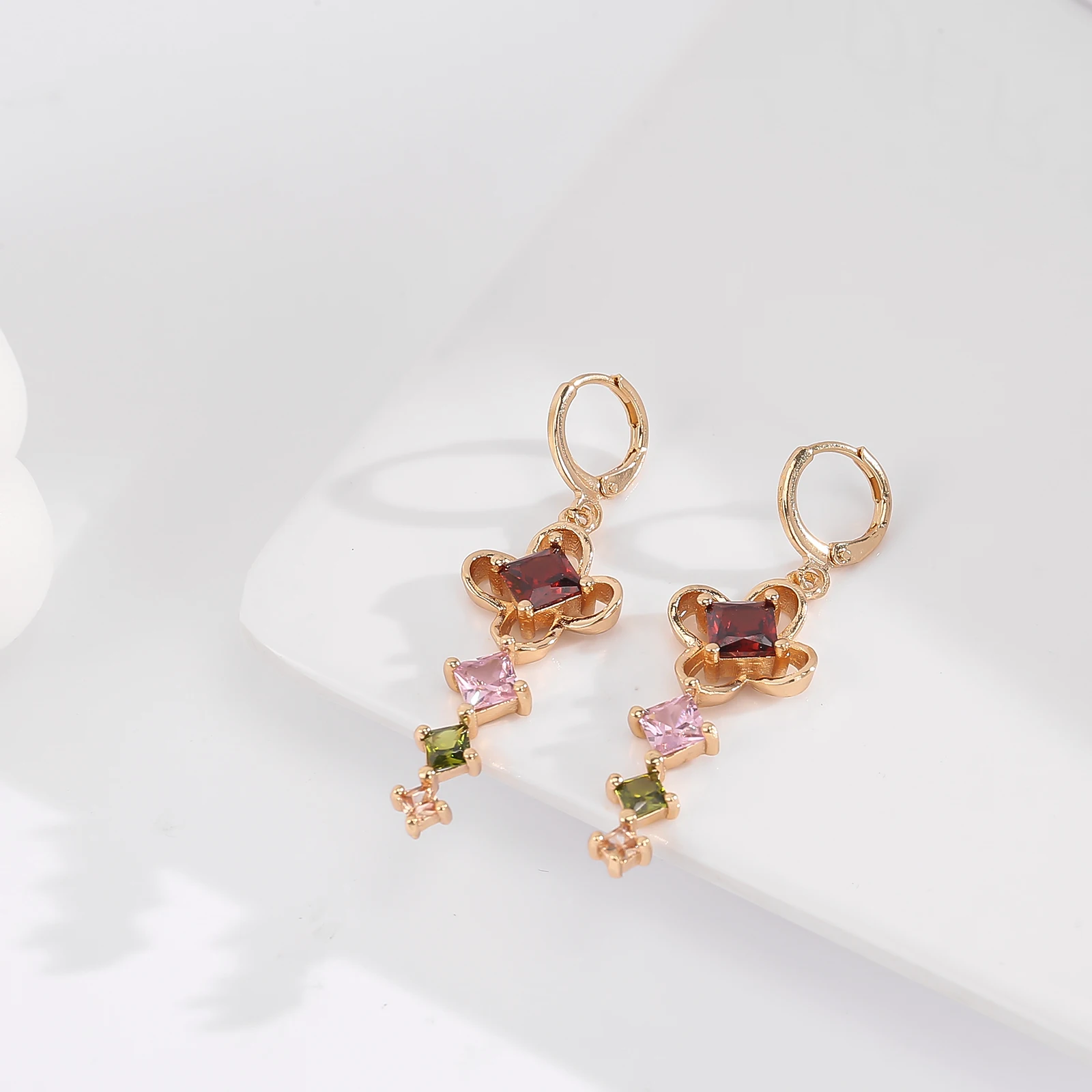 Fashion Cute Brass Diamond Earrings 18k Plated Huggie Hoop Zircon Jewelry Custom Gold Earring For Women