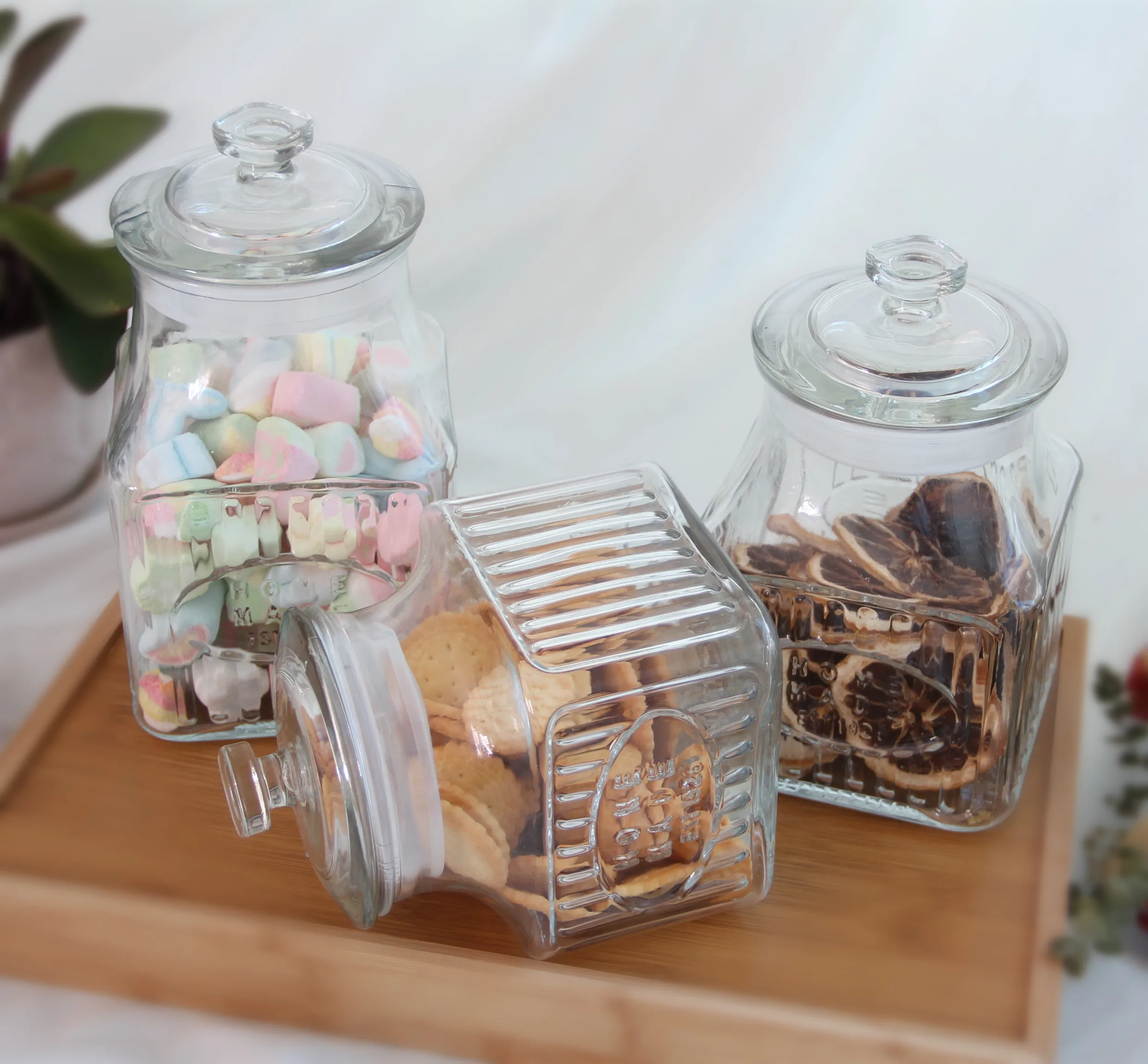 High quality market popular square clear embossed glass storage jars with glass lid kitchen decoration custom food safe