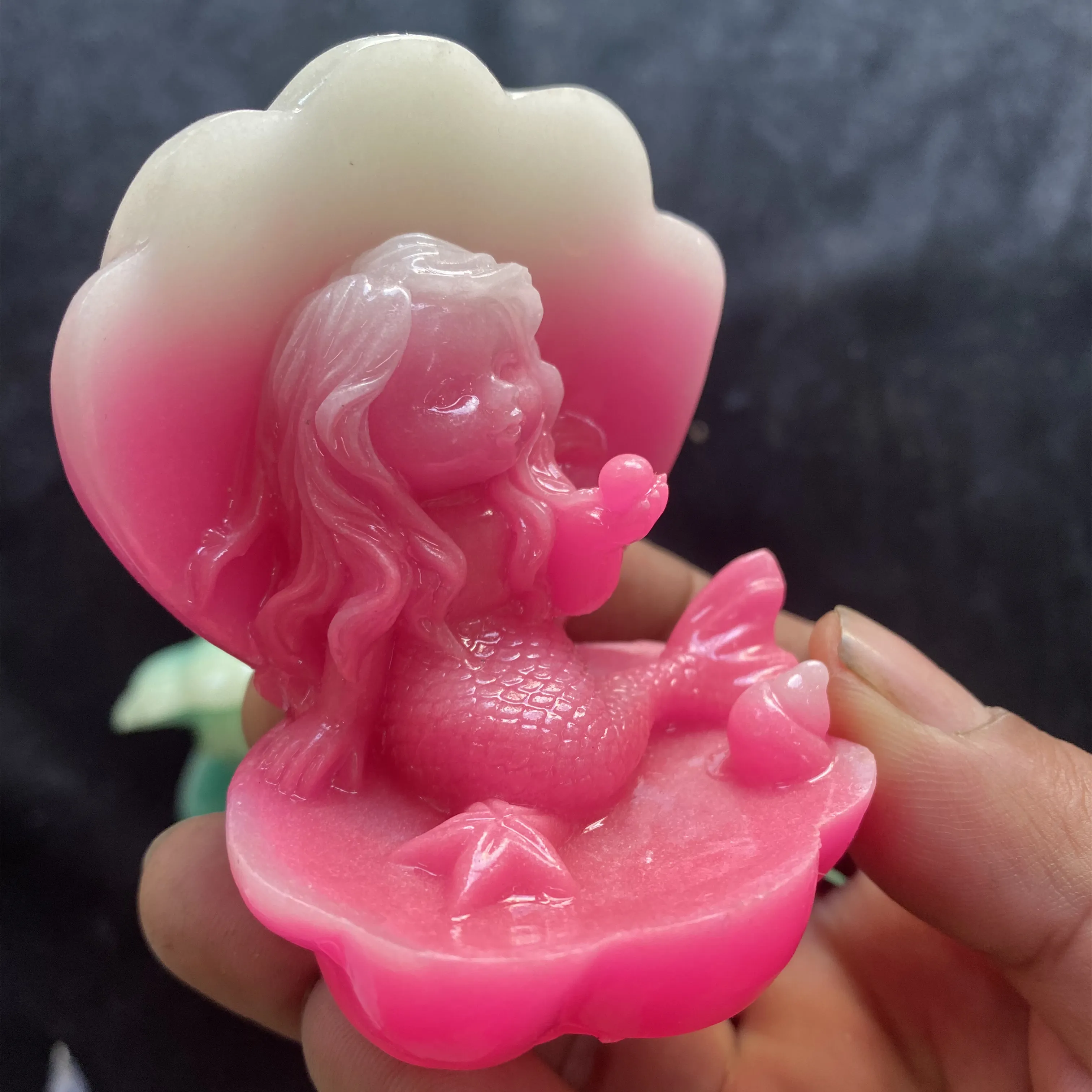 Wholesale and retail natural luminous stone shell mermaid crystal crafts ornaments