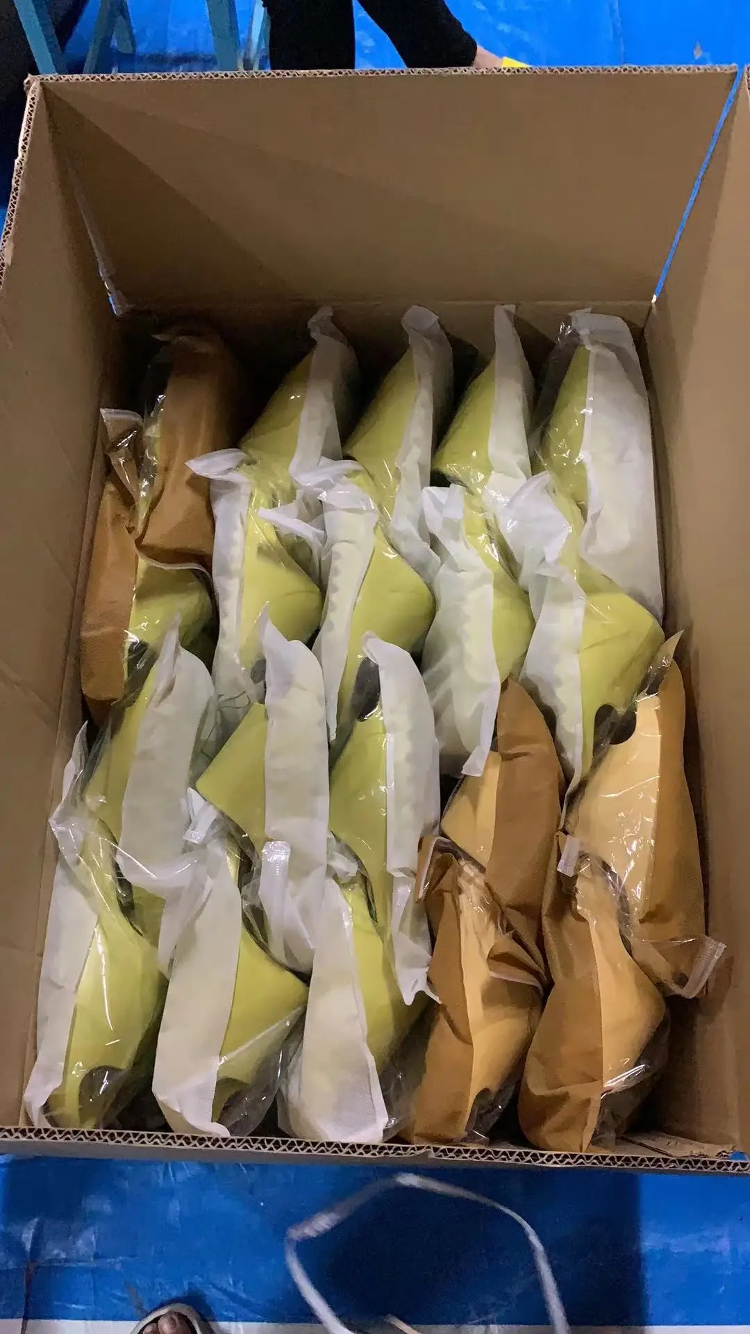  Стильные быстросохнущие полимерные Детские сланцы yeezy легкие детские тапочки нового поколения из