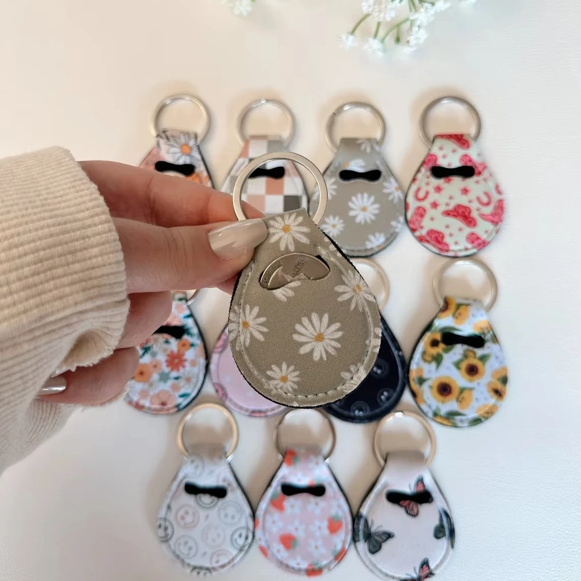 Boho Delicate Colorful Flower Keychain Bag Accessories Grocery Store Airtag Keychain Gift For Her