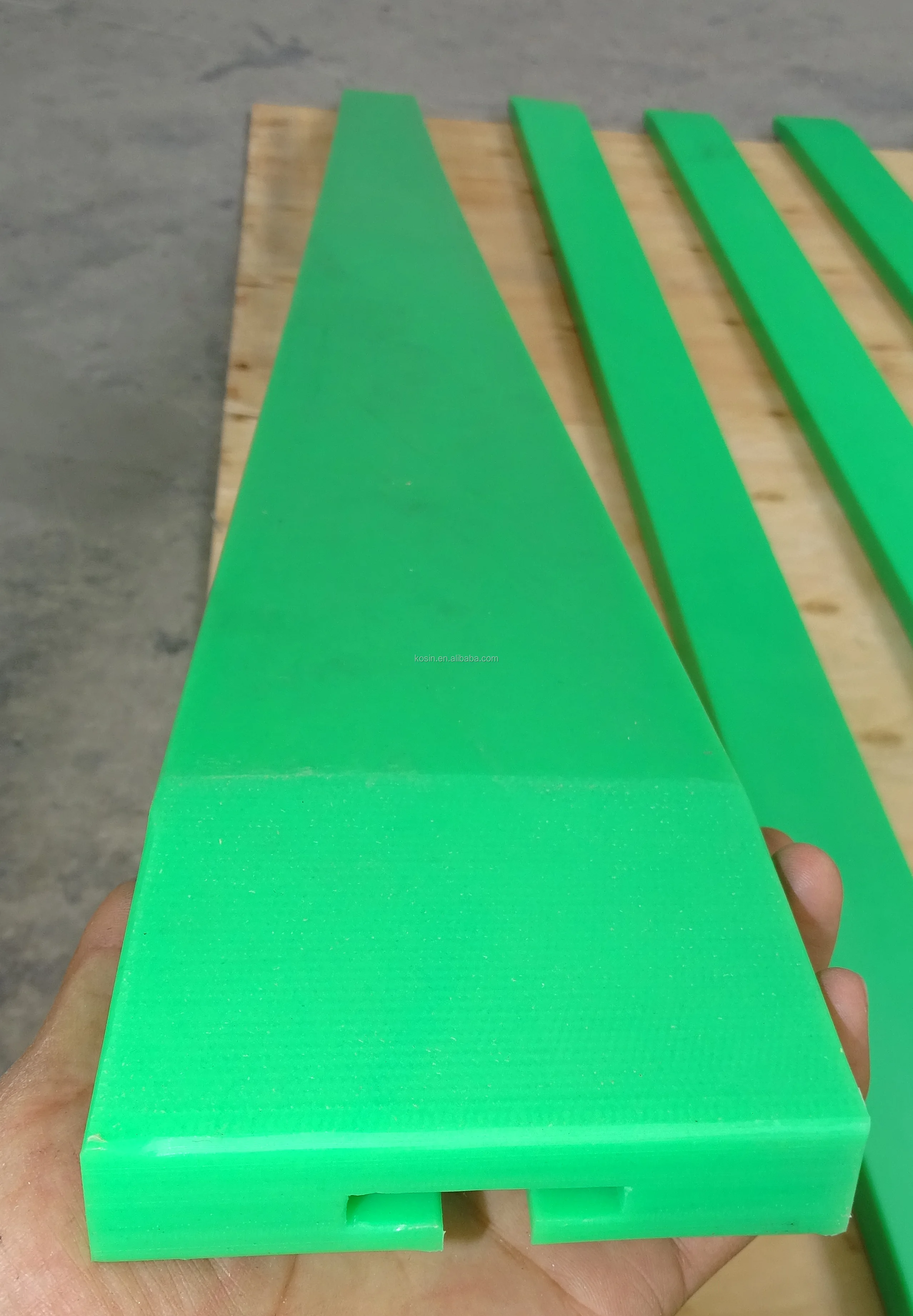 UHMWPE Polyethylene Wear Strip Slider Rail for Conveyors Belt Support System