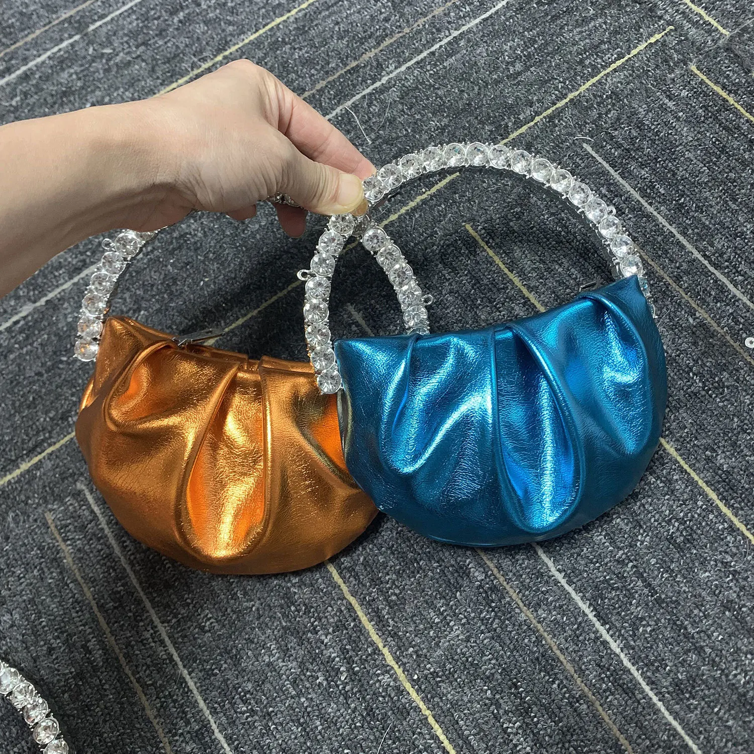 Mini Diamond Clutch Bag Fashion Circular Handle Evening Bag New Designer Half Moon Round Dinner Clutch Purse Wedding Party
