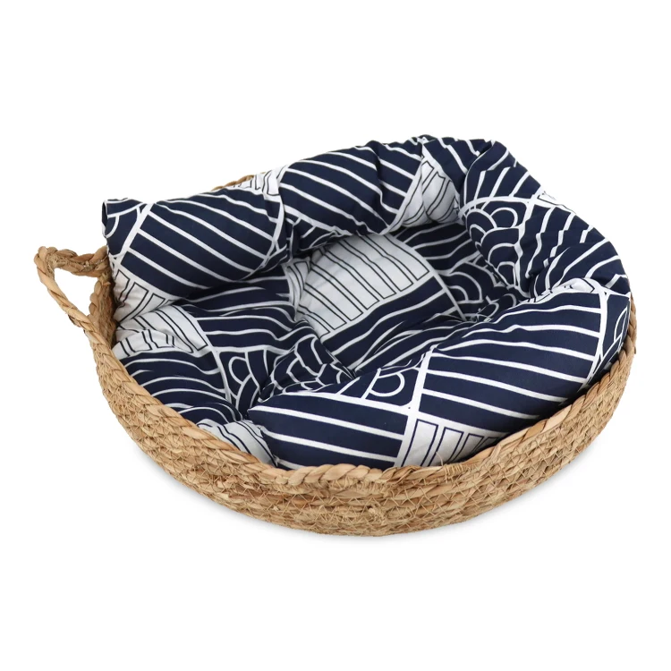 Large Space Fashion Design Hand Woven Soft Cushion Cat Ears Nest Corn Husk Cat Baskets