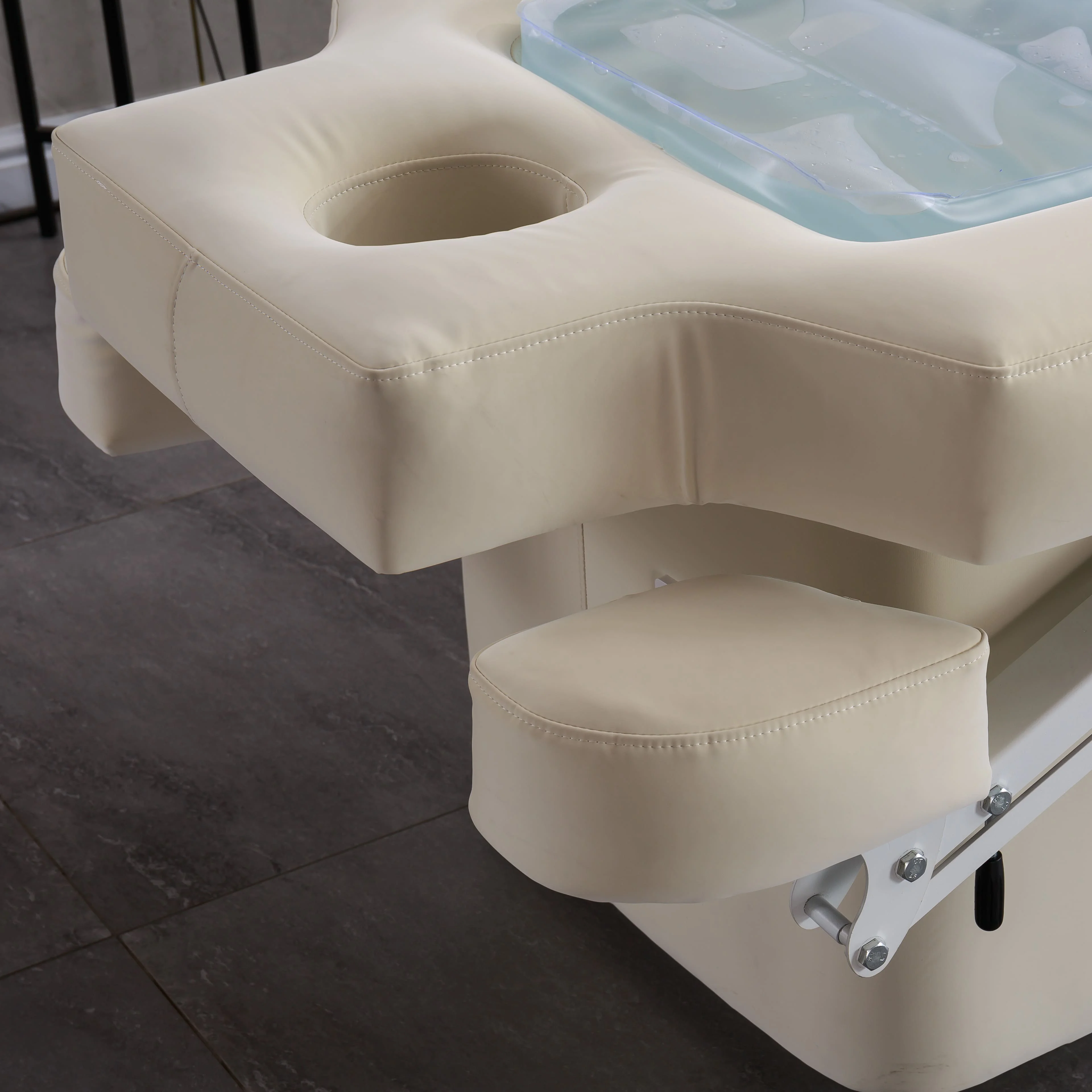 Newest Water Heating Function Bed Luxury Spa Fashion Thermal Massage Bed