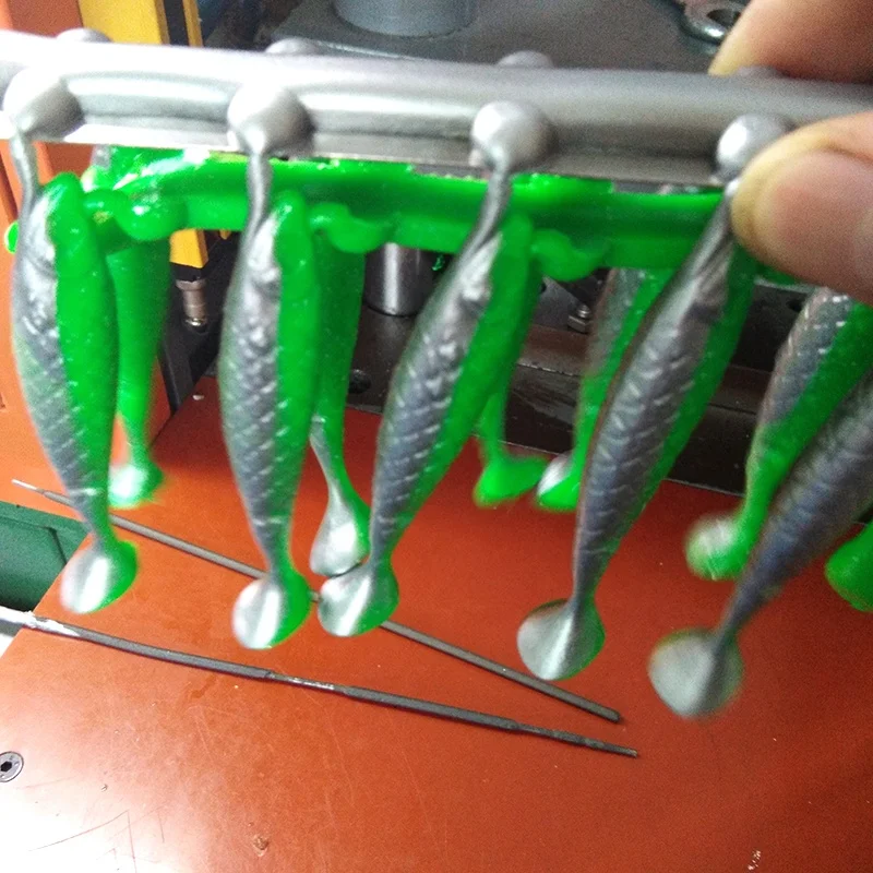 Source Manufacturers Supply Erbium Injection Molding Machine Simulating Fish With Hook