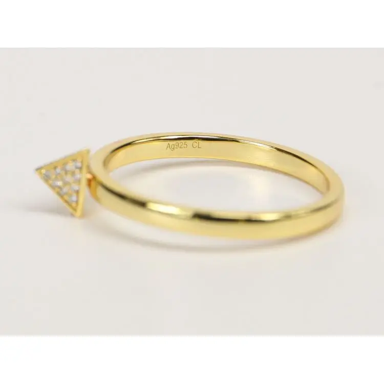 Hot Selling Products Youthful Gold Plated Ring White Fine Moissanite Ring Women Marry Promise Ring