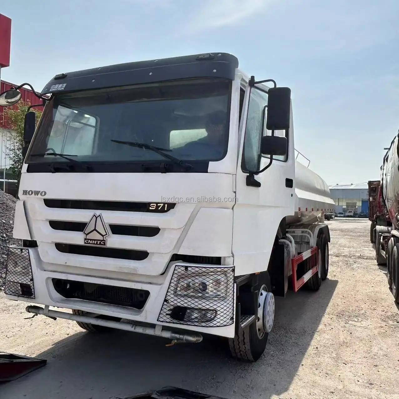 Used Howo Water Tanker 6x4 20000 Liter Water Spray Bowser Water Tank Truck For Sale
