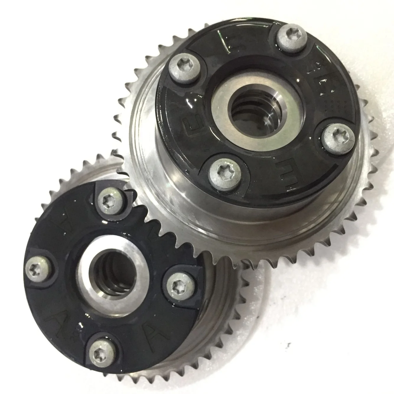 Intake & Exhaust Camshaft Adjuster for Mercedes Benz C180 C230 E200 W211 W203 W204 M271 Compressor 1.8L 2710500800 2710500900