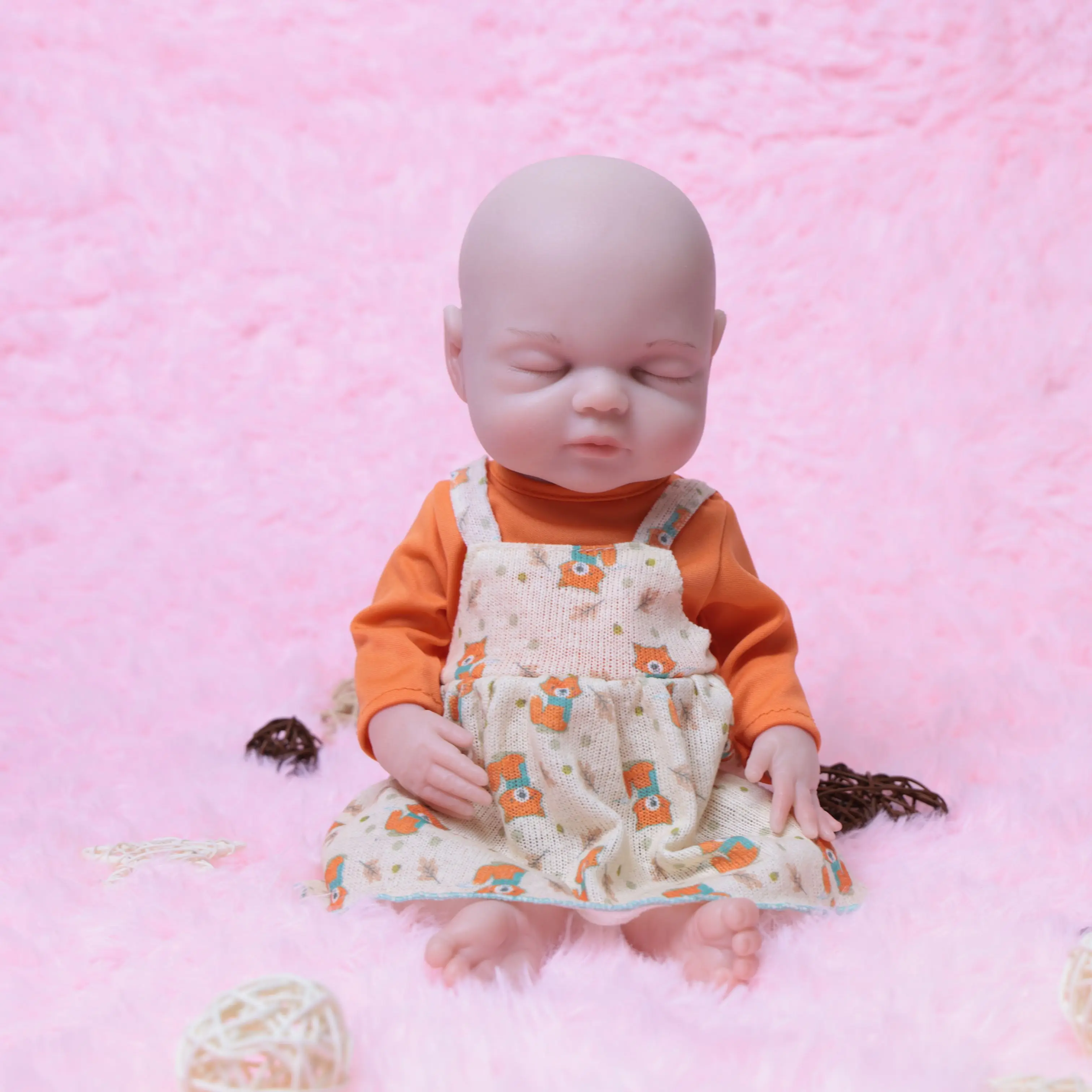 15.3inch Real Reborn Doll Baby Silicone Body(girl) Newborn Baby Lifelike Painted Skin With Pacifier bottle and outfit for gifts