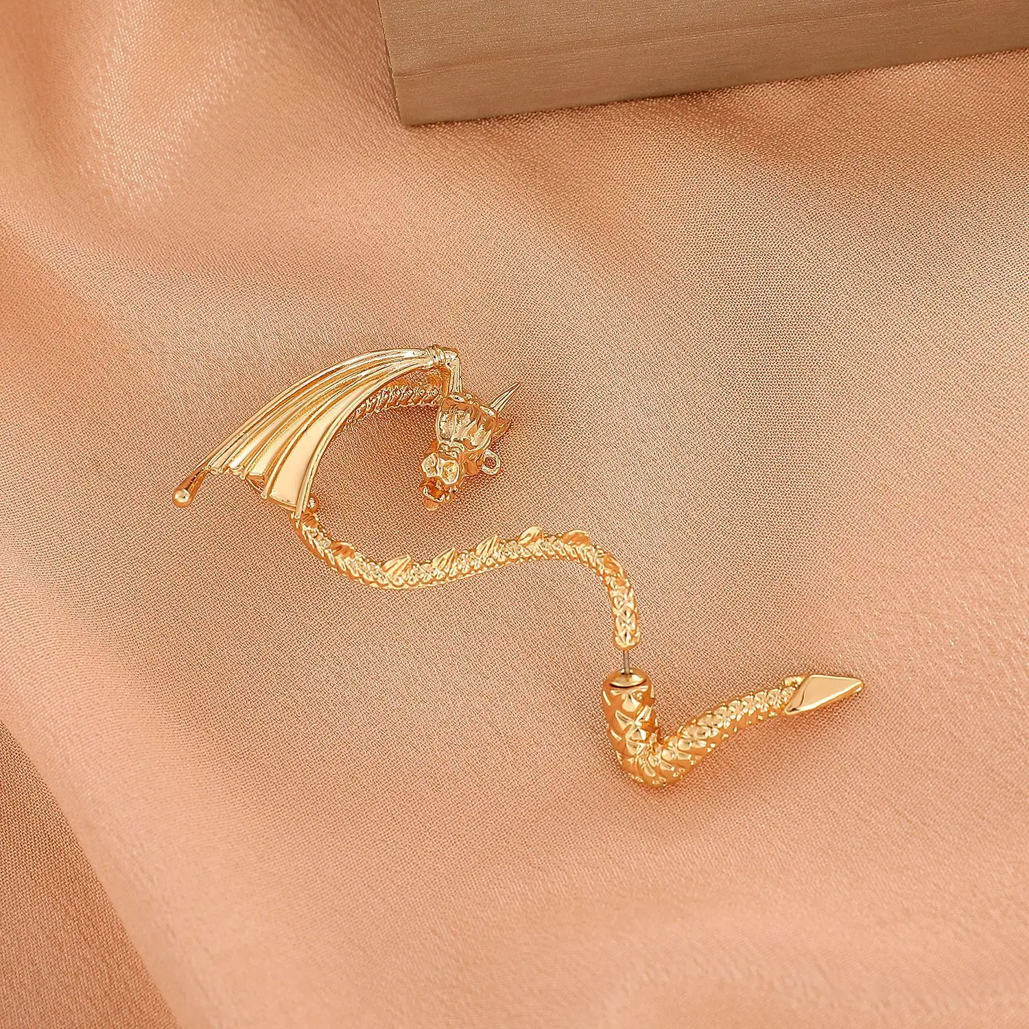 Punk Flying Dragon Ear Clip Earrings For Women Jewelry Wholesale